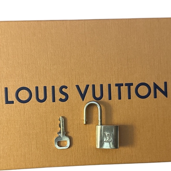 Authentic Louis Vuitton Lock & Key Set - Picture 1 of 5